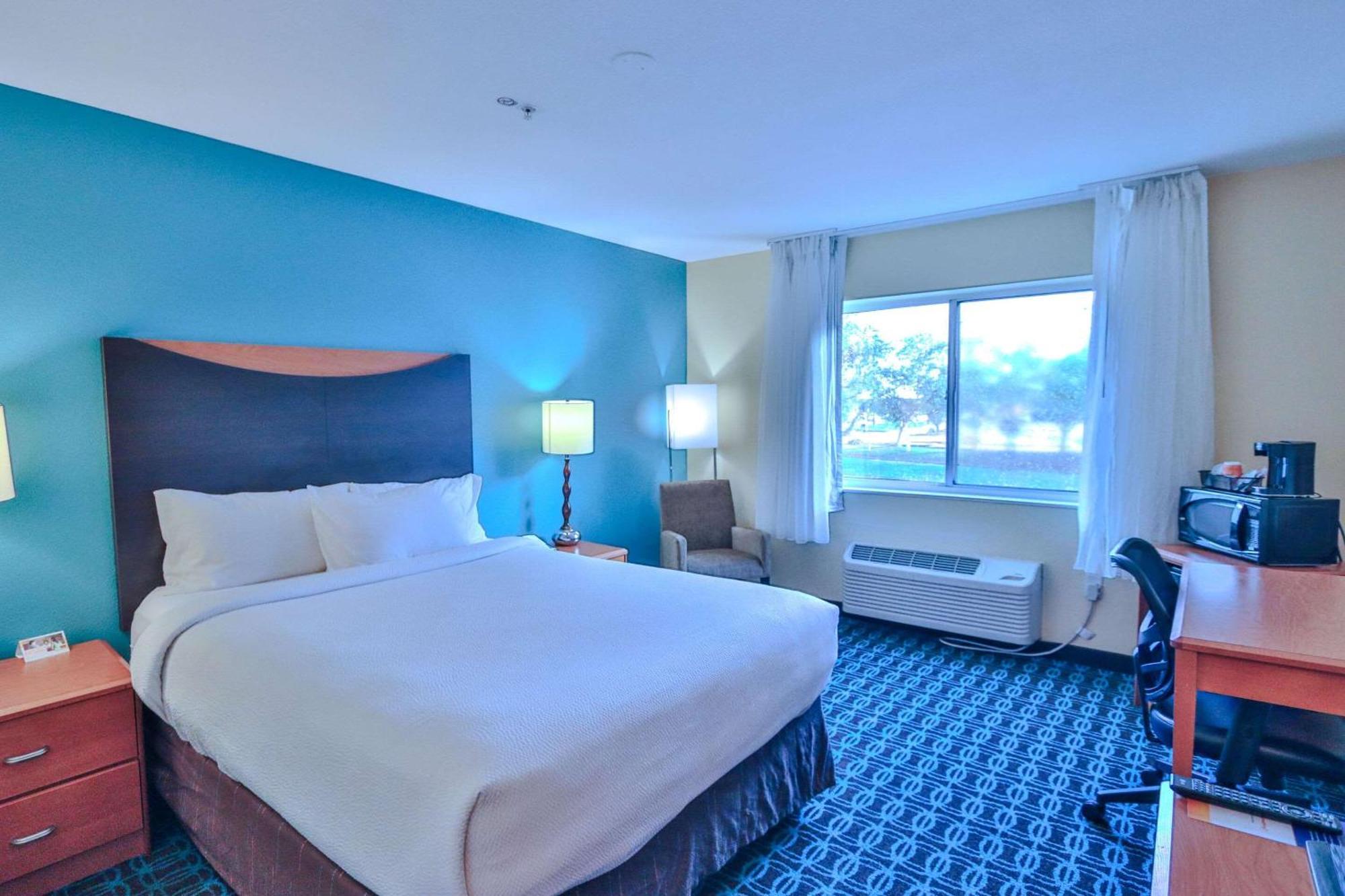 Comfort Inn & Suites Westfield Ngoại thất bức ảnh